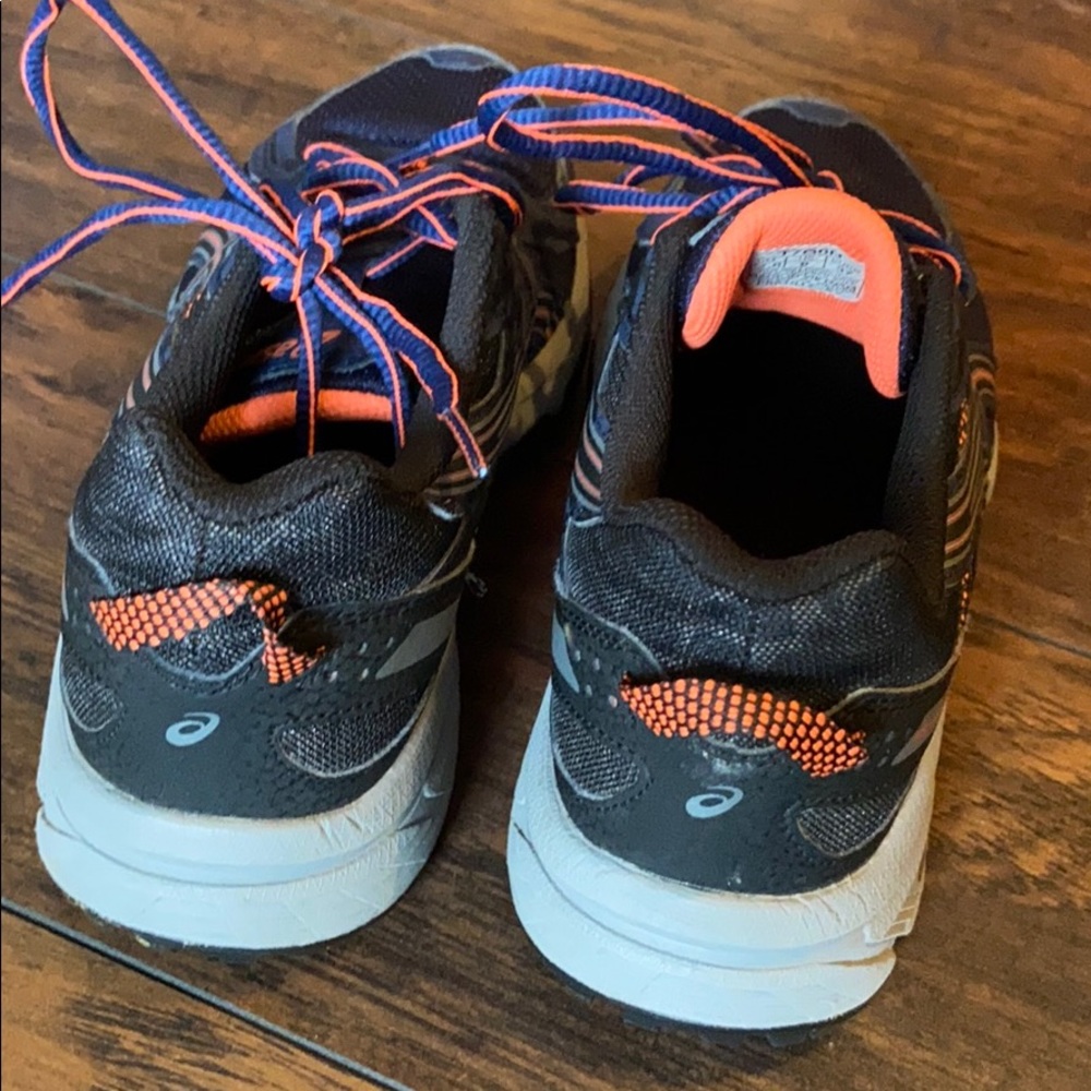 Women’s ASICS - Picture 4 of 6
